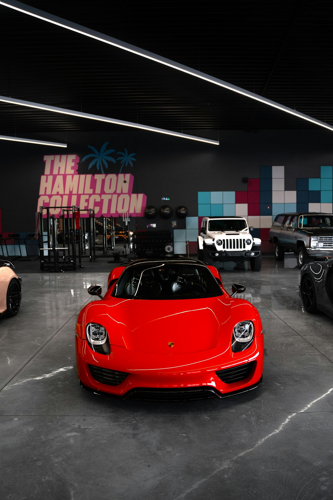 luxury-dealers reference frame 1