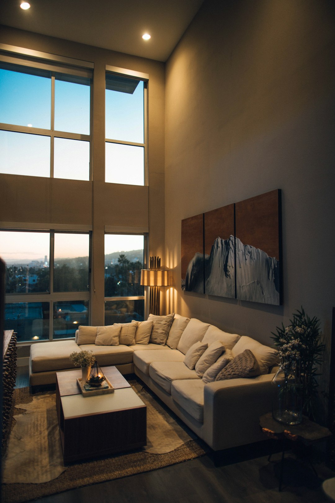 luxury-agents reference frame 1